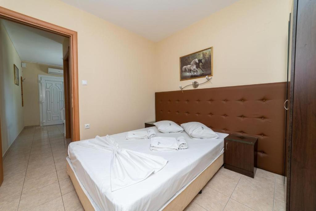 Side By Side Apartment Nea Iraklitsa Екстериор снимка