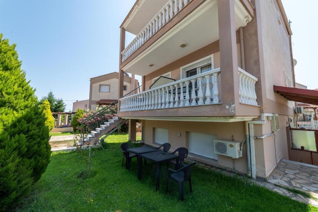 Side By Side Apartment Nea Iraklitsa Екстериор снимка